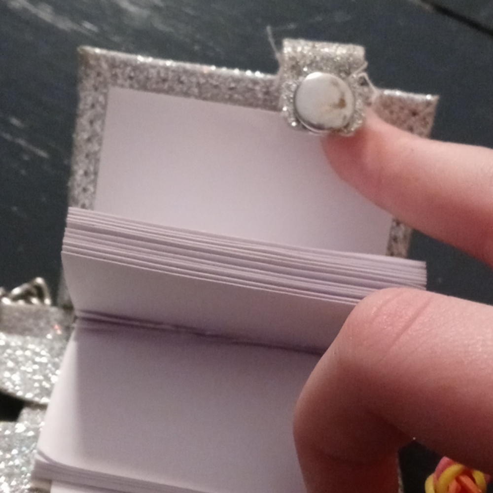 Keychan - Picture 4 of 4